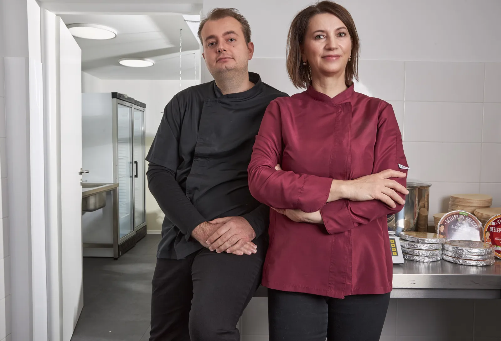 Katka so synom vo výrobni CELIKATKA